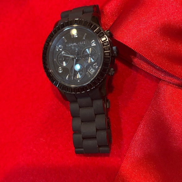 Michael Kors Runway Chronograph Black Unisex Watch MK5512 - Picture 9 of 9